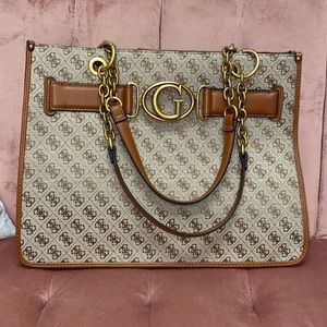 Guess purse